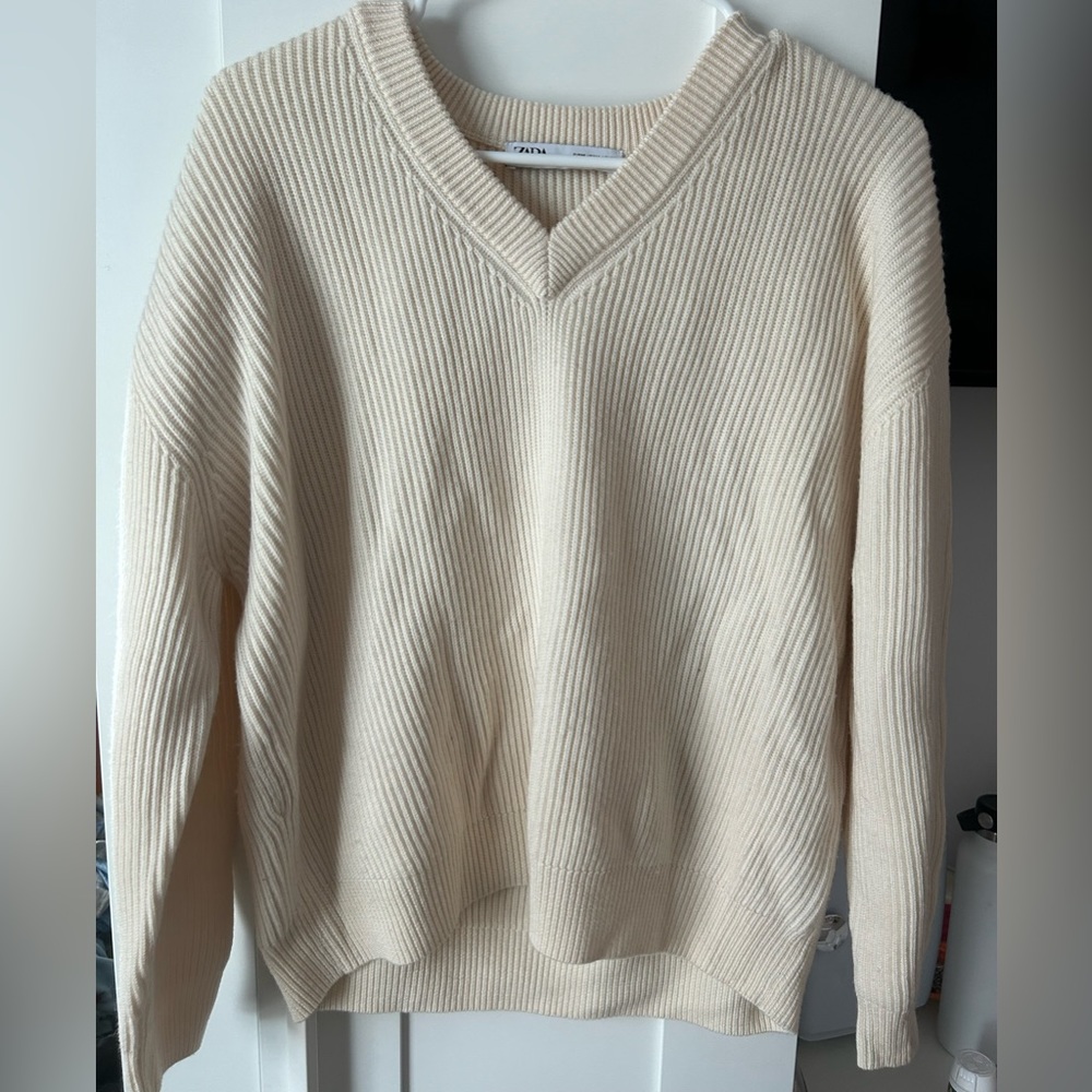 Zara White V-Neck Sweater